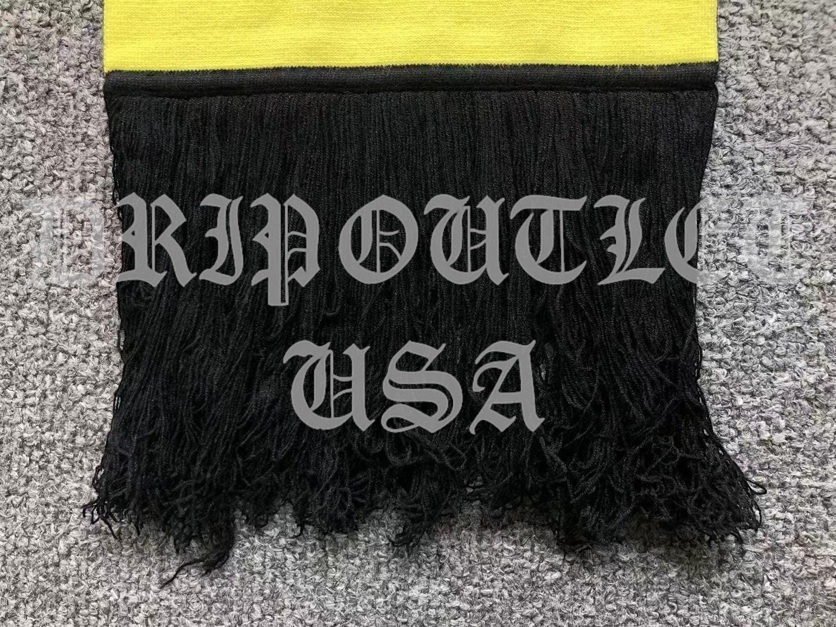 VETEMENTS "VETEMENTS" Scarf - Black / Blue / Pink / Yellow